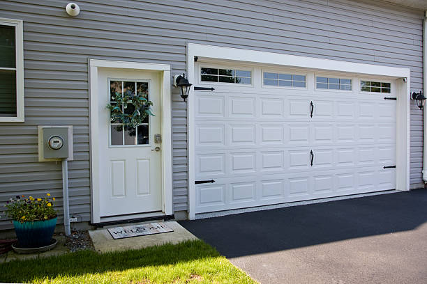 24/7 Emergency Garage Door Panel Replacement experts in Waite Park, MN